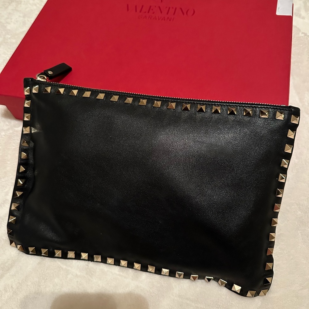 Valentino Garavani Rockstud clutch